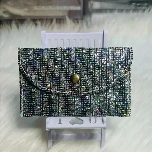 Cute Card Wallet in Sparkly Silver - Picture 1 of 4